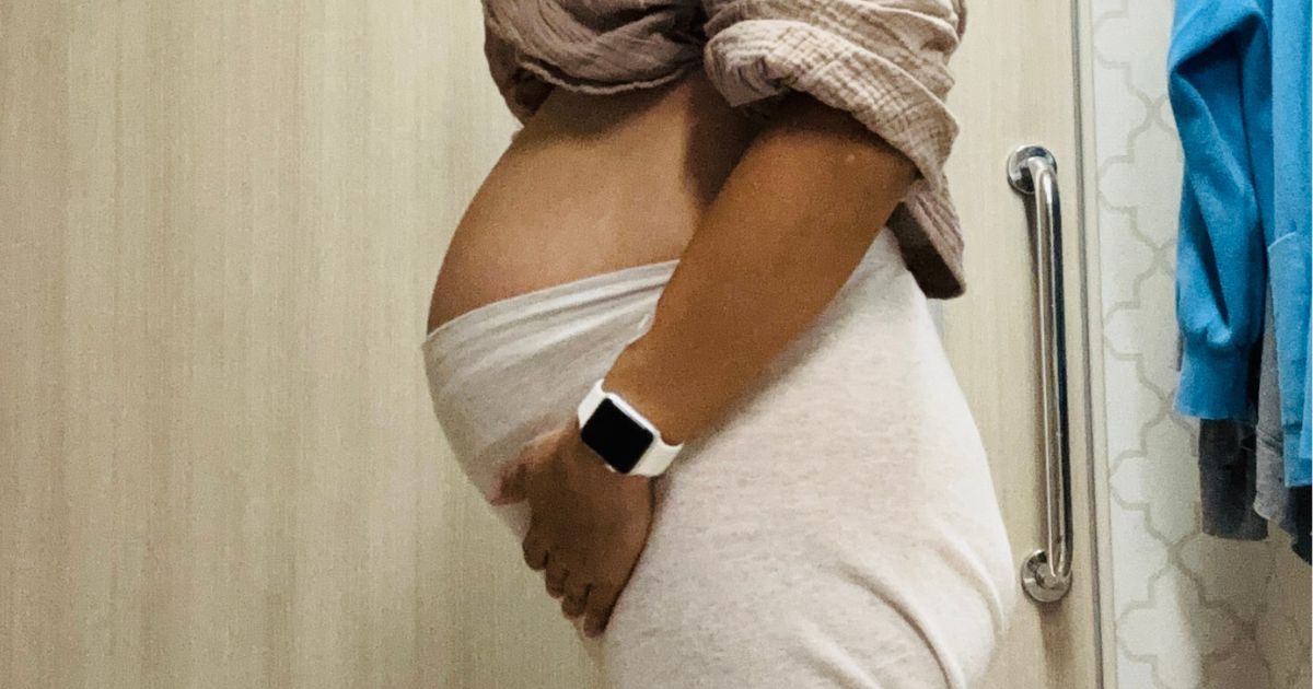 病室にいる臨月妊婦